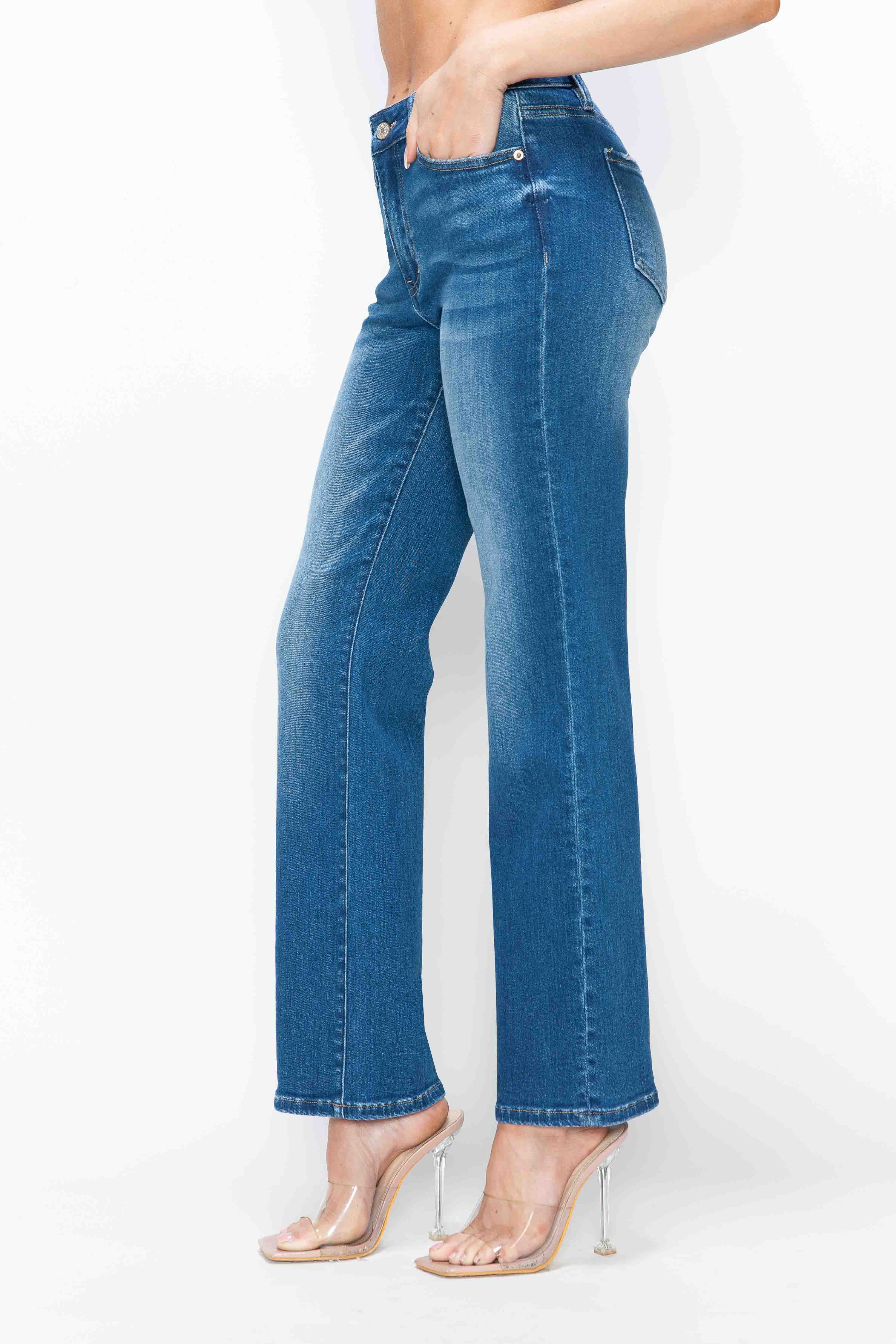 HIGH RISE STRAIGHT LEG JEAN