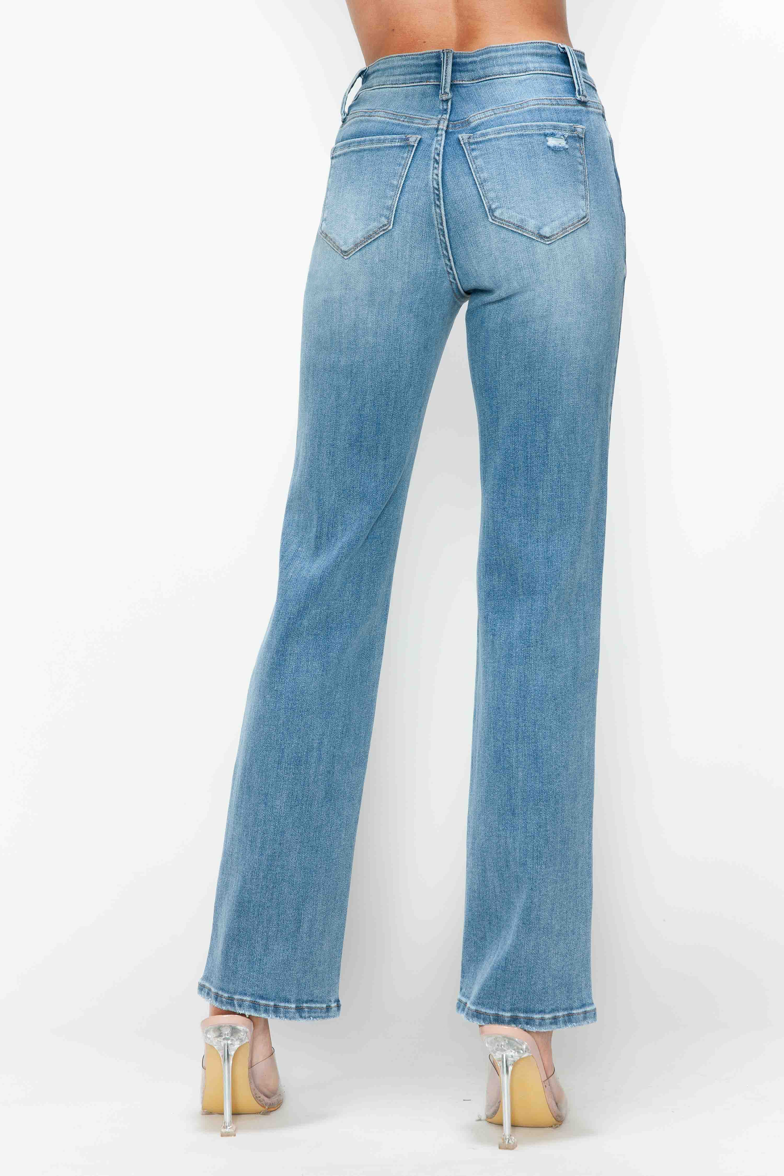 HIGH RISE STRAIGHT LEG JEAN